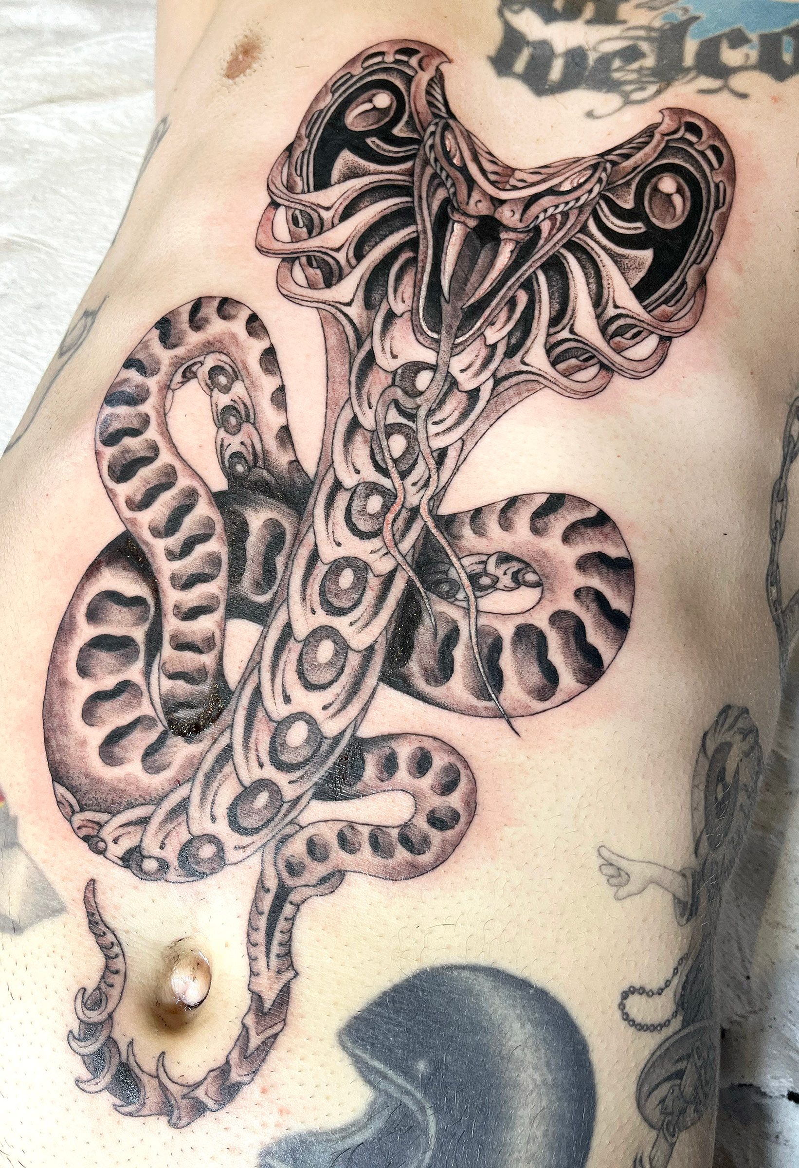 Image Alt /uploads/tattoo/large-scale/1785859134021-4.jpg